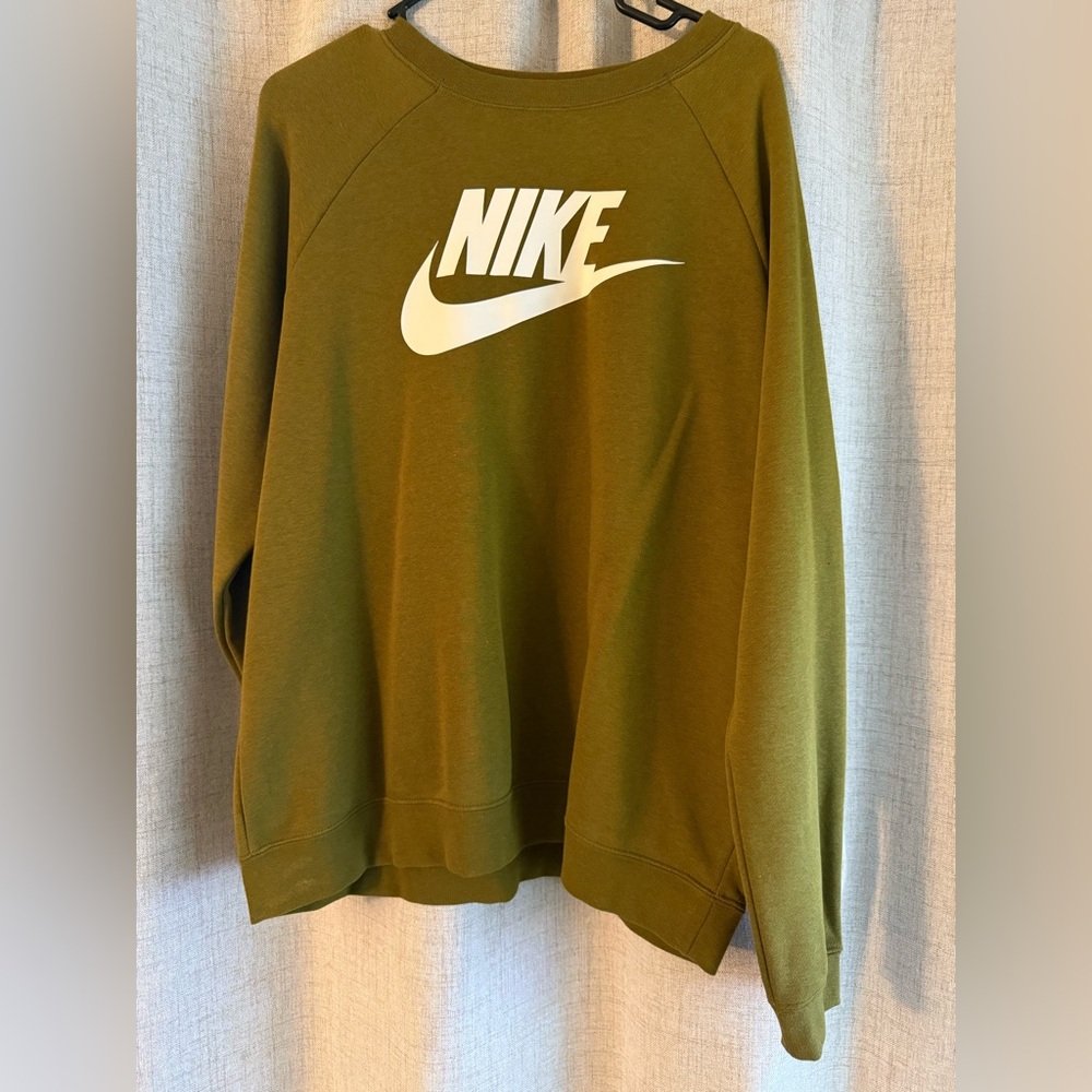 Nike women’s sweatshirt - XL